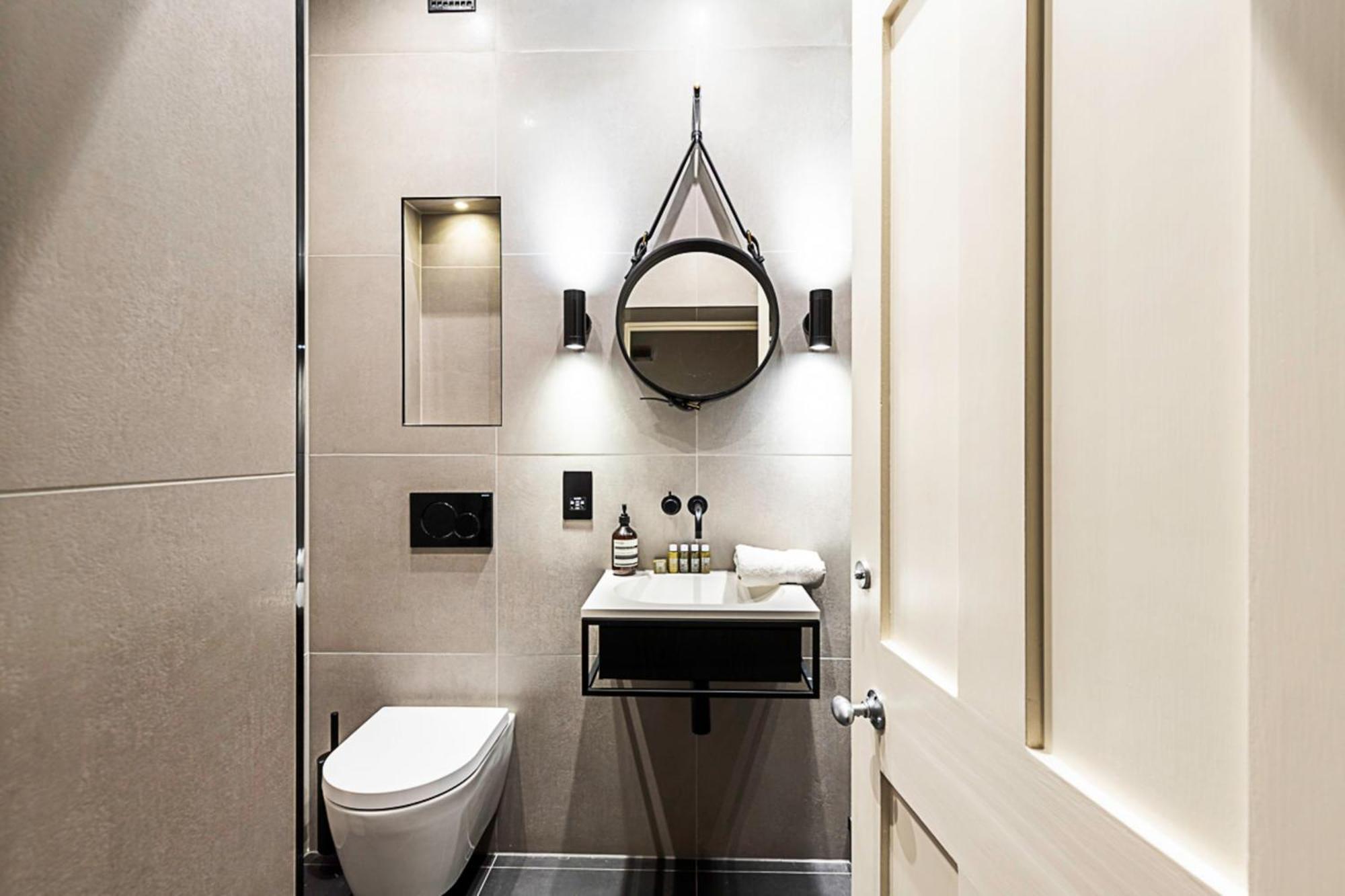 Charming In St Katharine Docks Apartamento