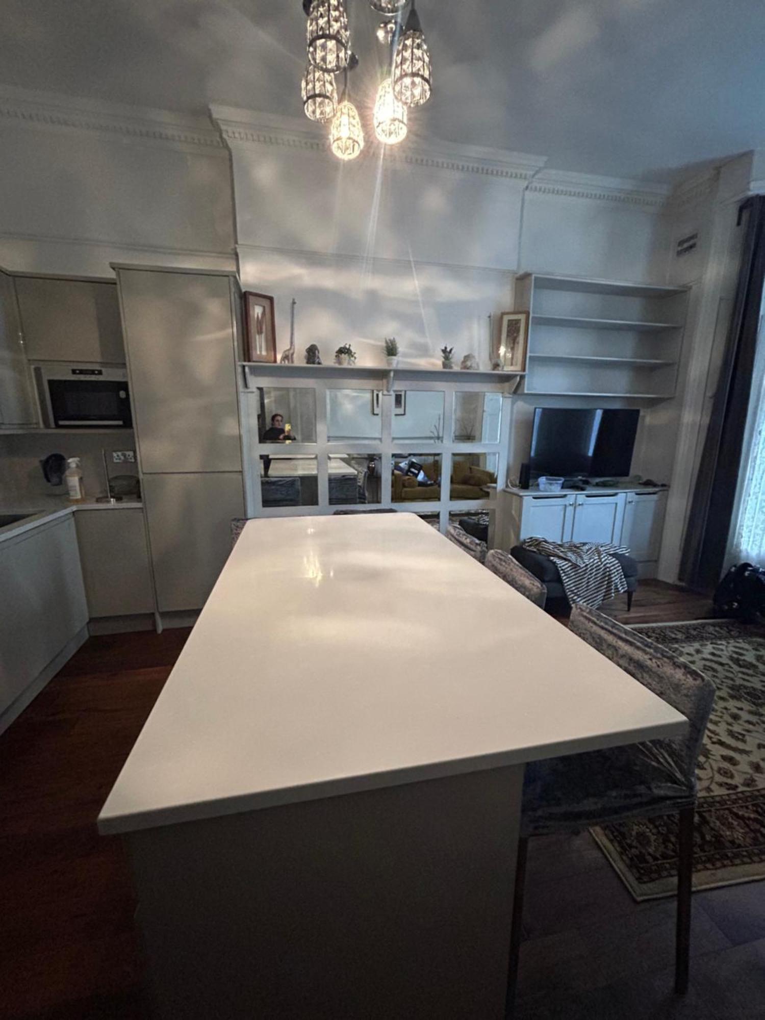 Stunning Holland Park 2 Bedroom - Sleeps 6 London