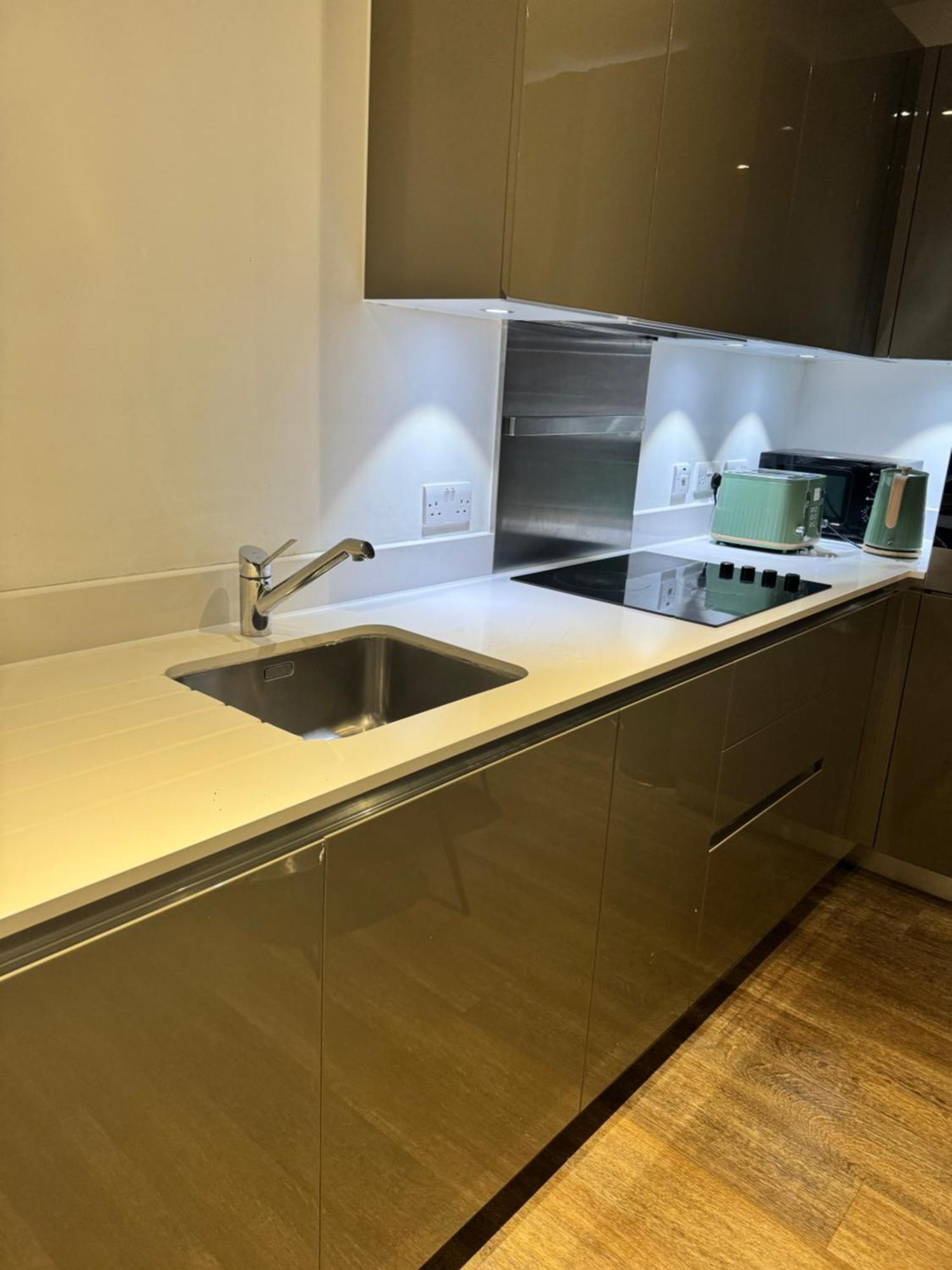 Phoenix 2 Bedroom In Apartment *