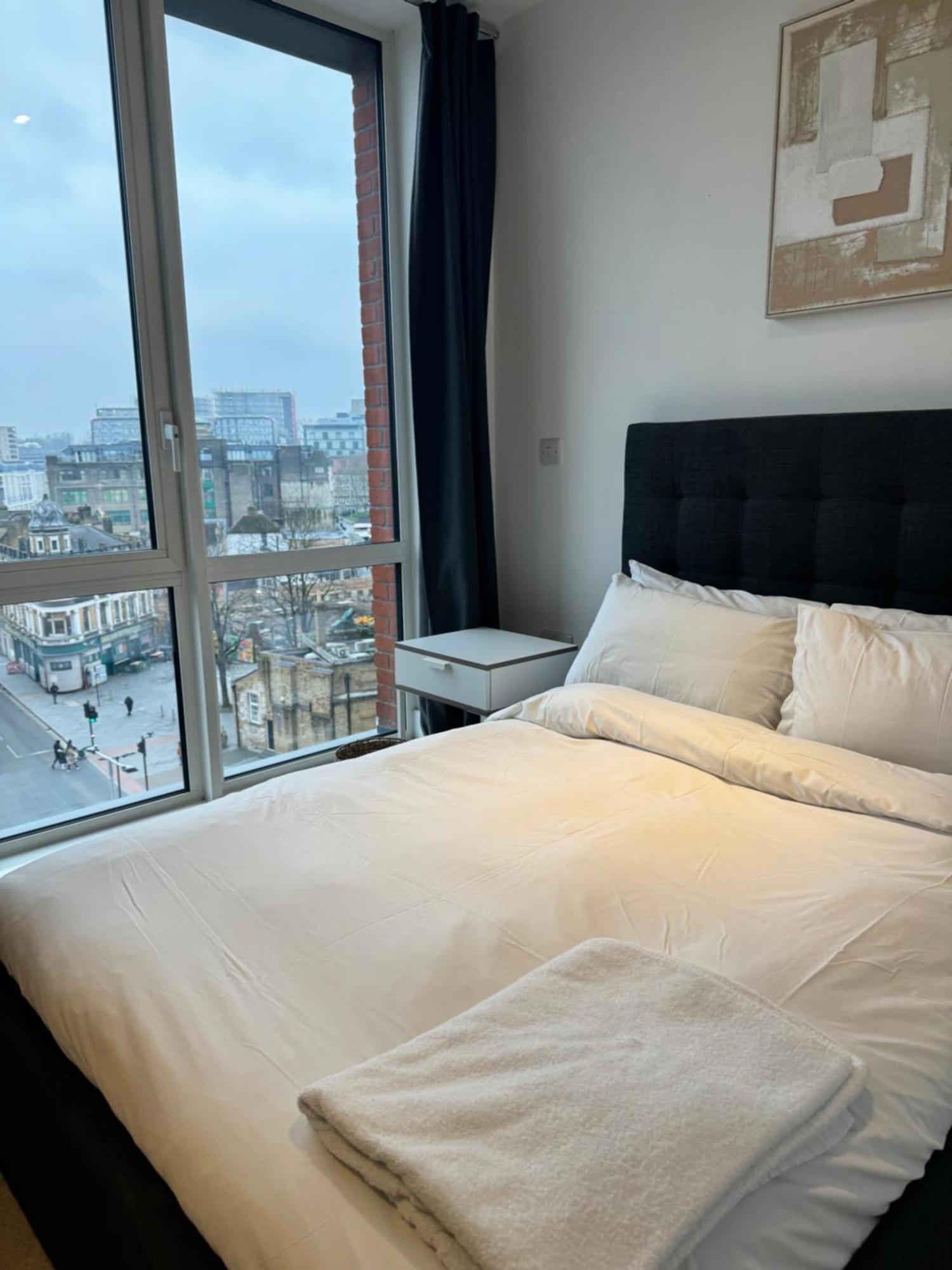 Phoenix 2 Bedroom In *