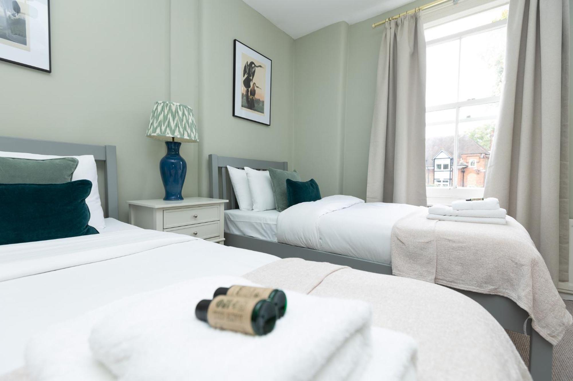 Charming 4 Bed Victorian House In Clapham Old Town * Londen