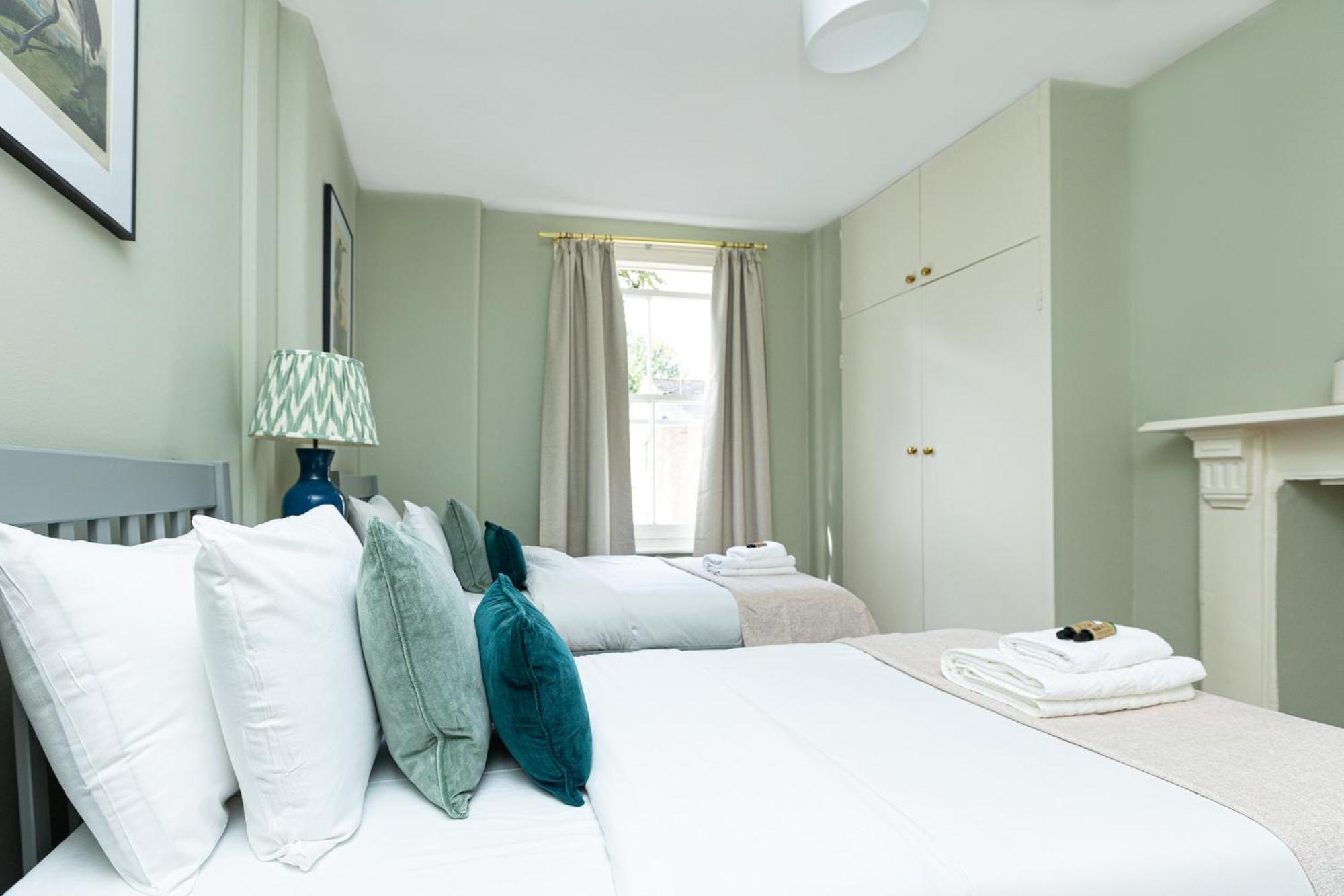 Charming 4 Bed Victorian House In Clapham Old Town Appartement Londen