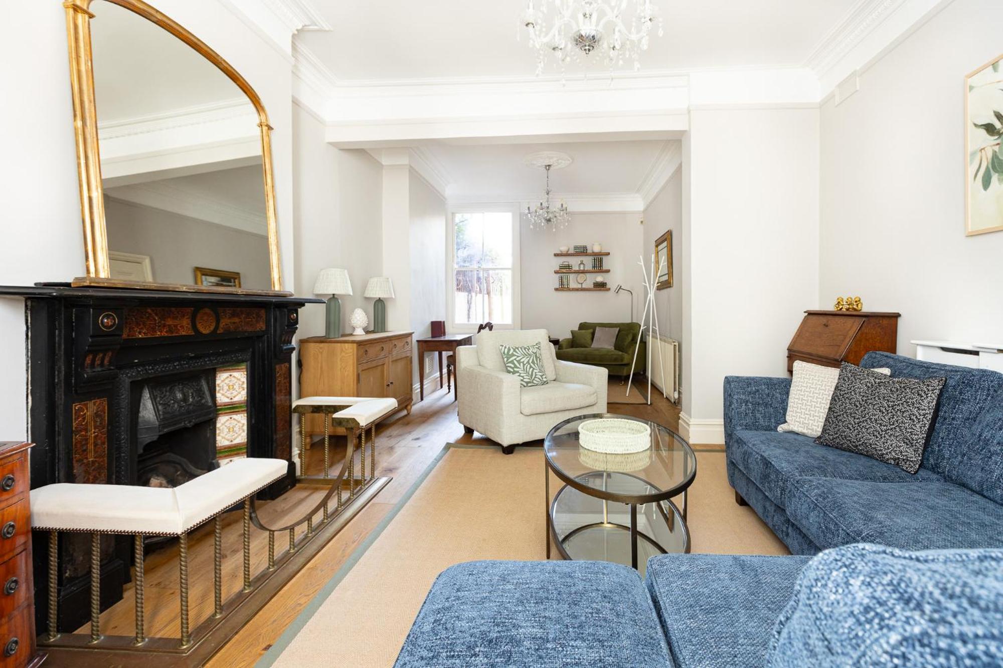 Charming 4 Bed Victorian House In Clapham Old Town Londen