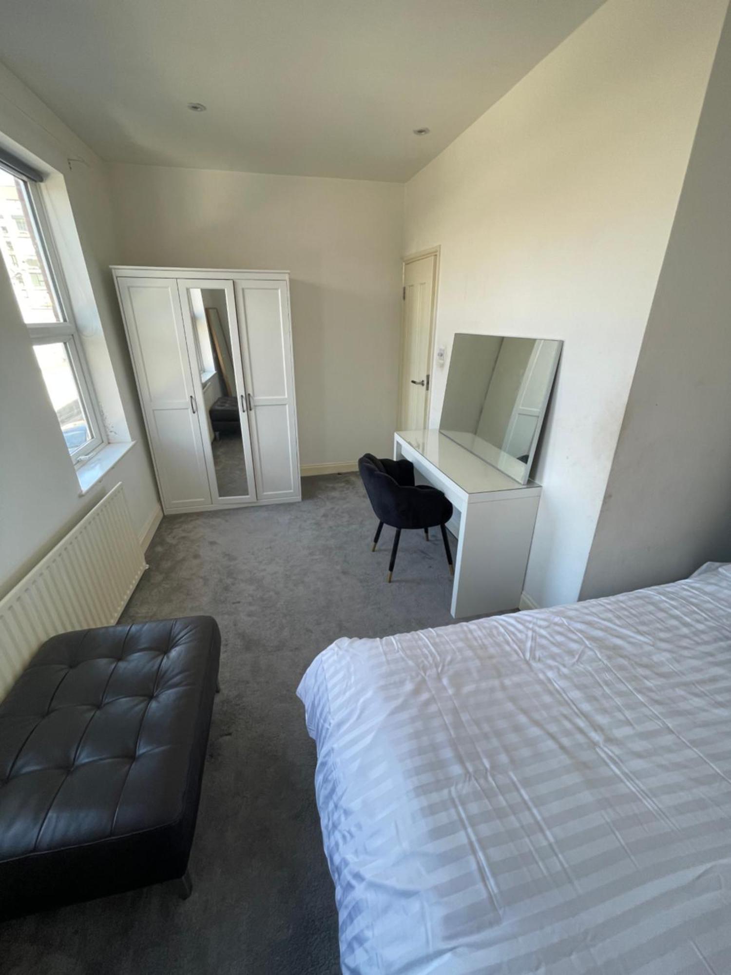 Spacious 2 Bedroom With Garden And Driveway Near Wimbledon * London