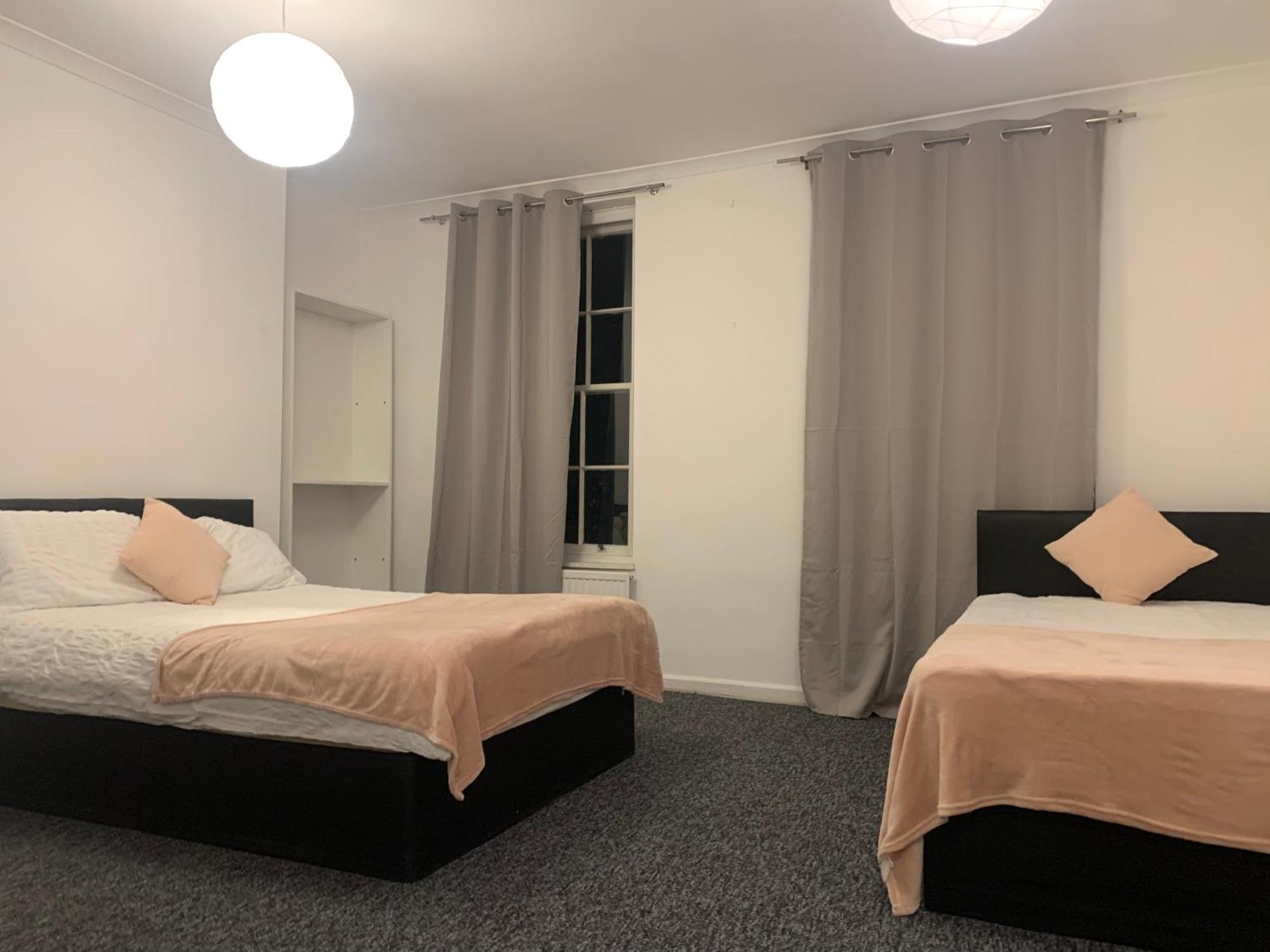 Guest house Warren Street *