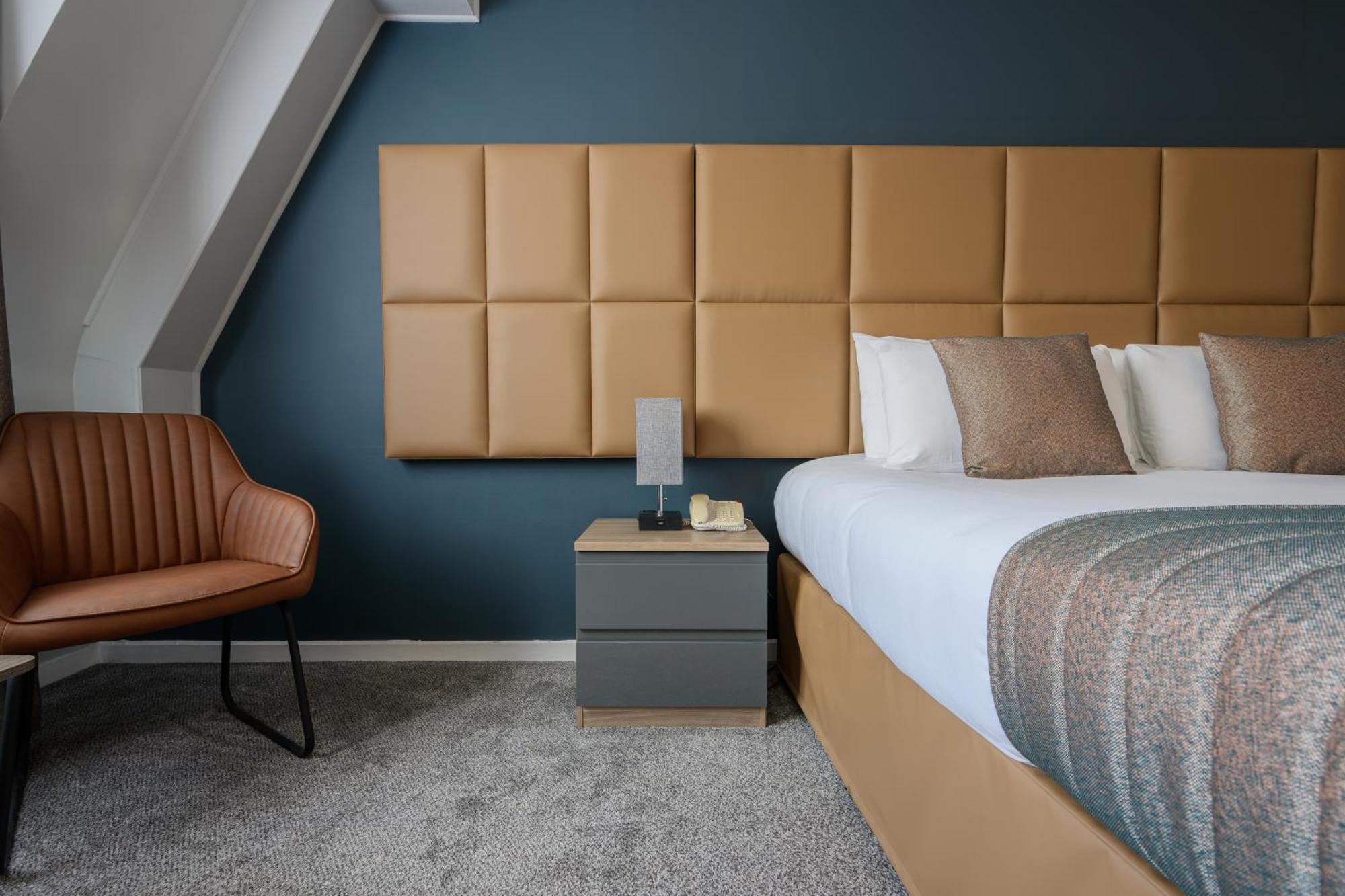 Kensington Court - Earls Court