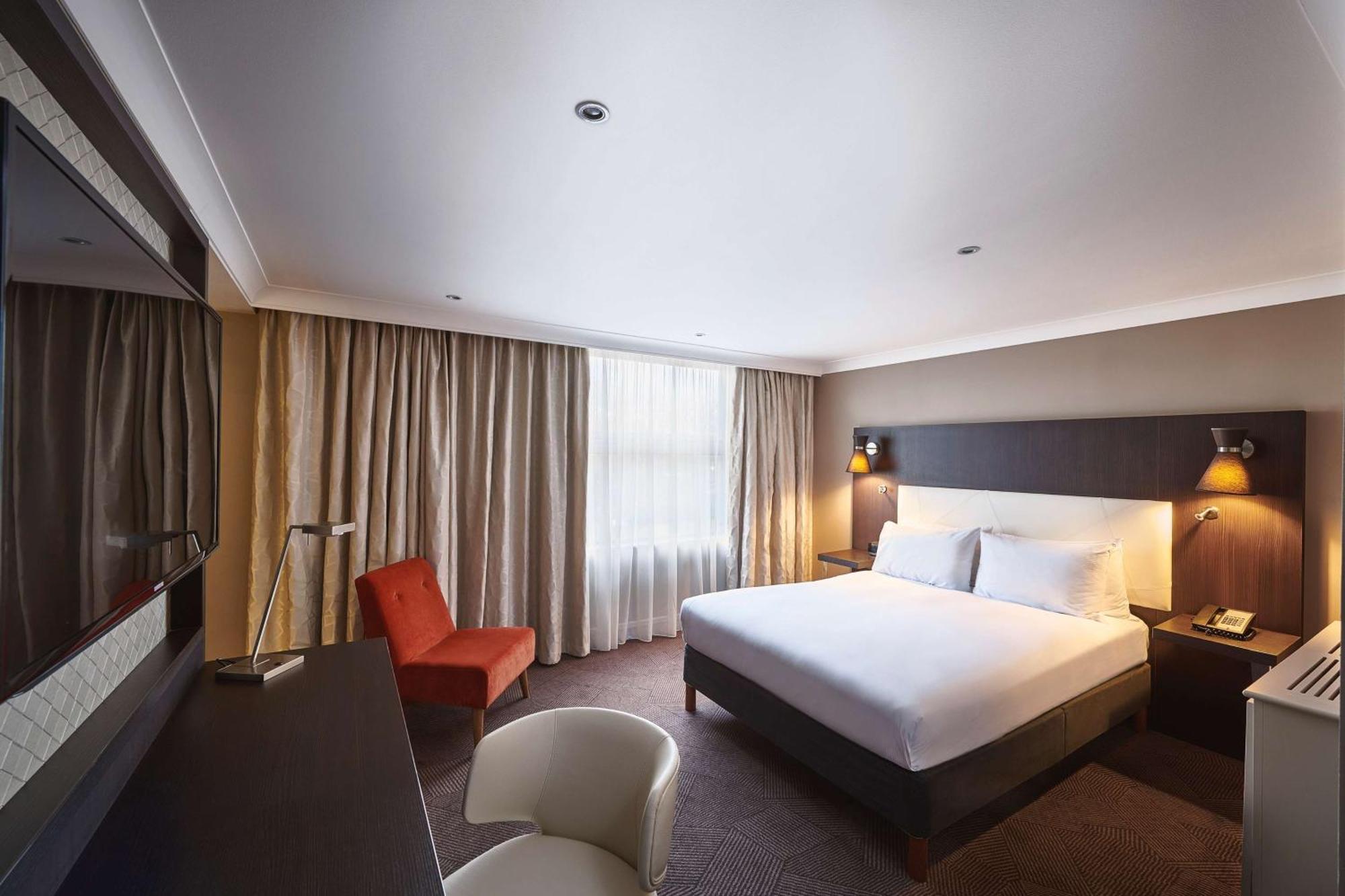 Doubletree By Hilton Ealing Hotel