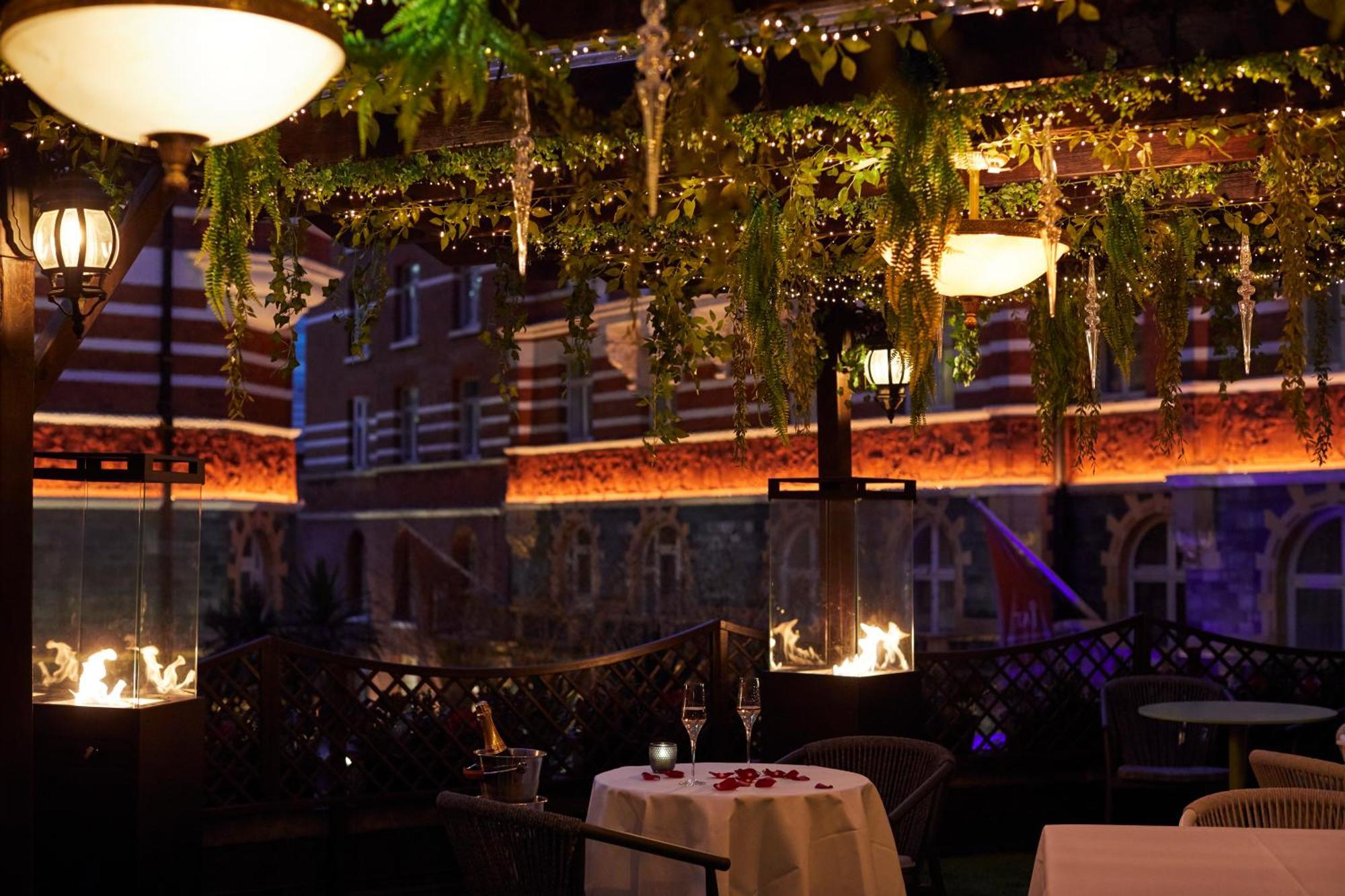 Hotel St. James' Court, A Taj Hotel,