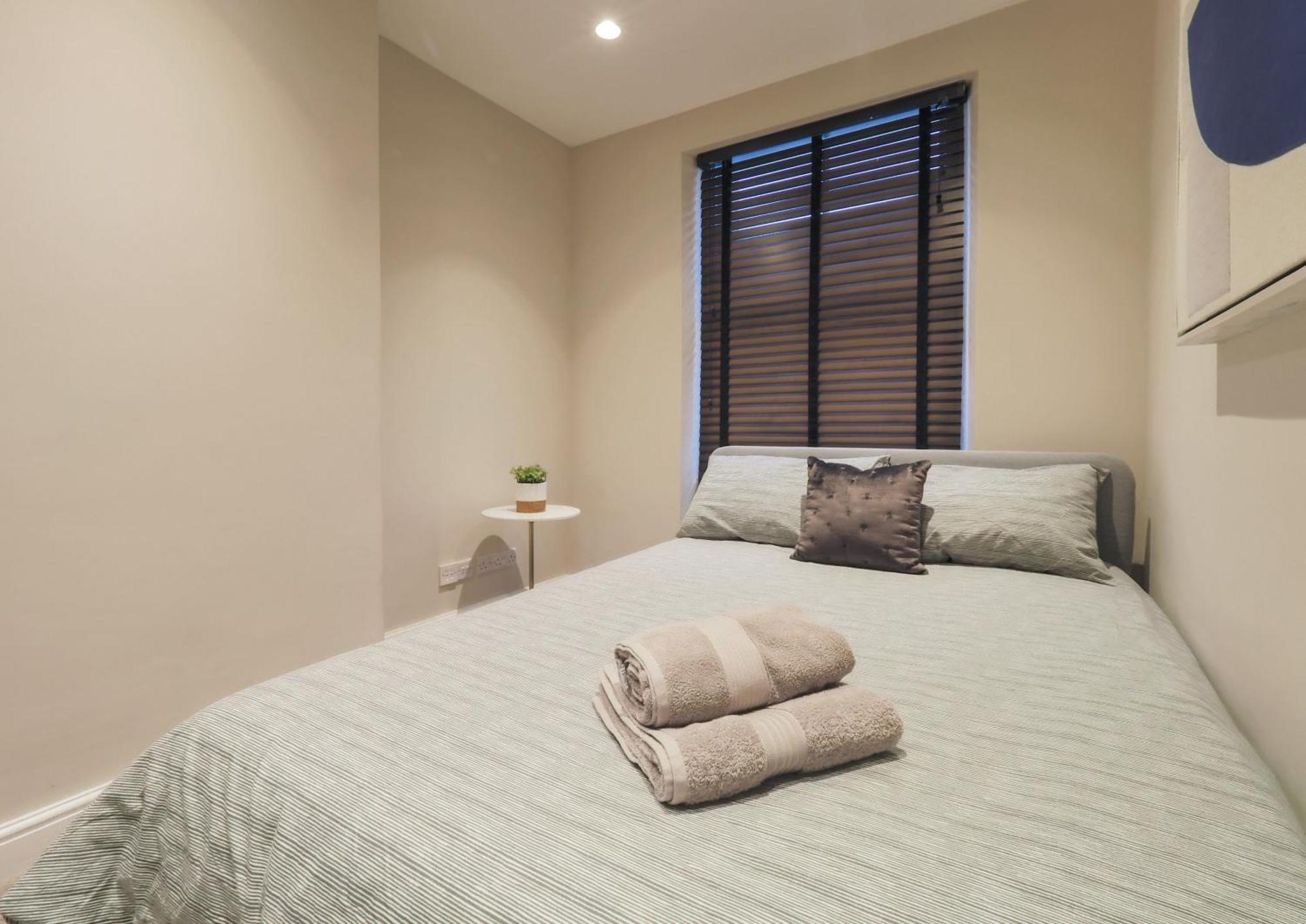 Luxury 3 Bedroom Flat In Maida Vale *