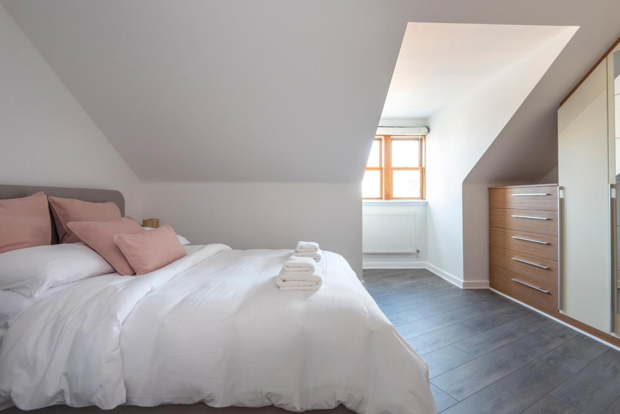 The Loft - Spacious Luxury 2 Bed 2 Bath With Free Secure Parking And Tube Close By Apartamento Londres