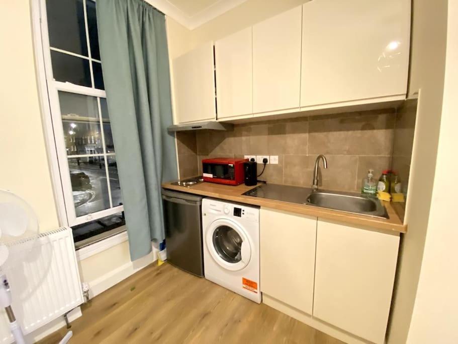 Private Studio In Central Moments From Oxford St