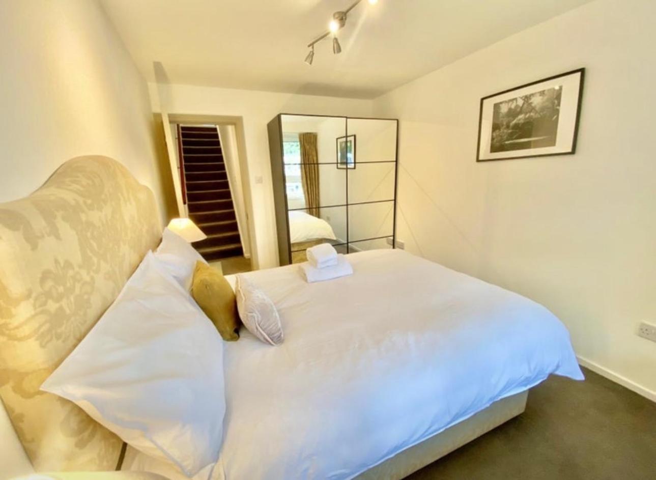 Apartment Bedroom Deluxe *