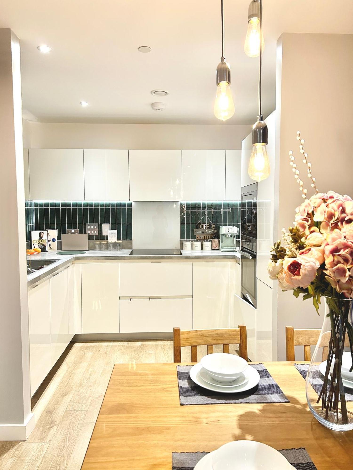 Apartment Canary Wharf, Sleeps 4, Fast Wifi, Gym, Prime Location London