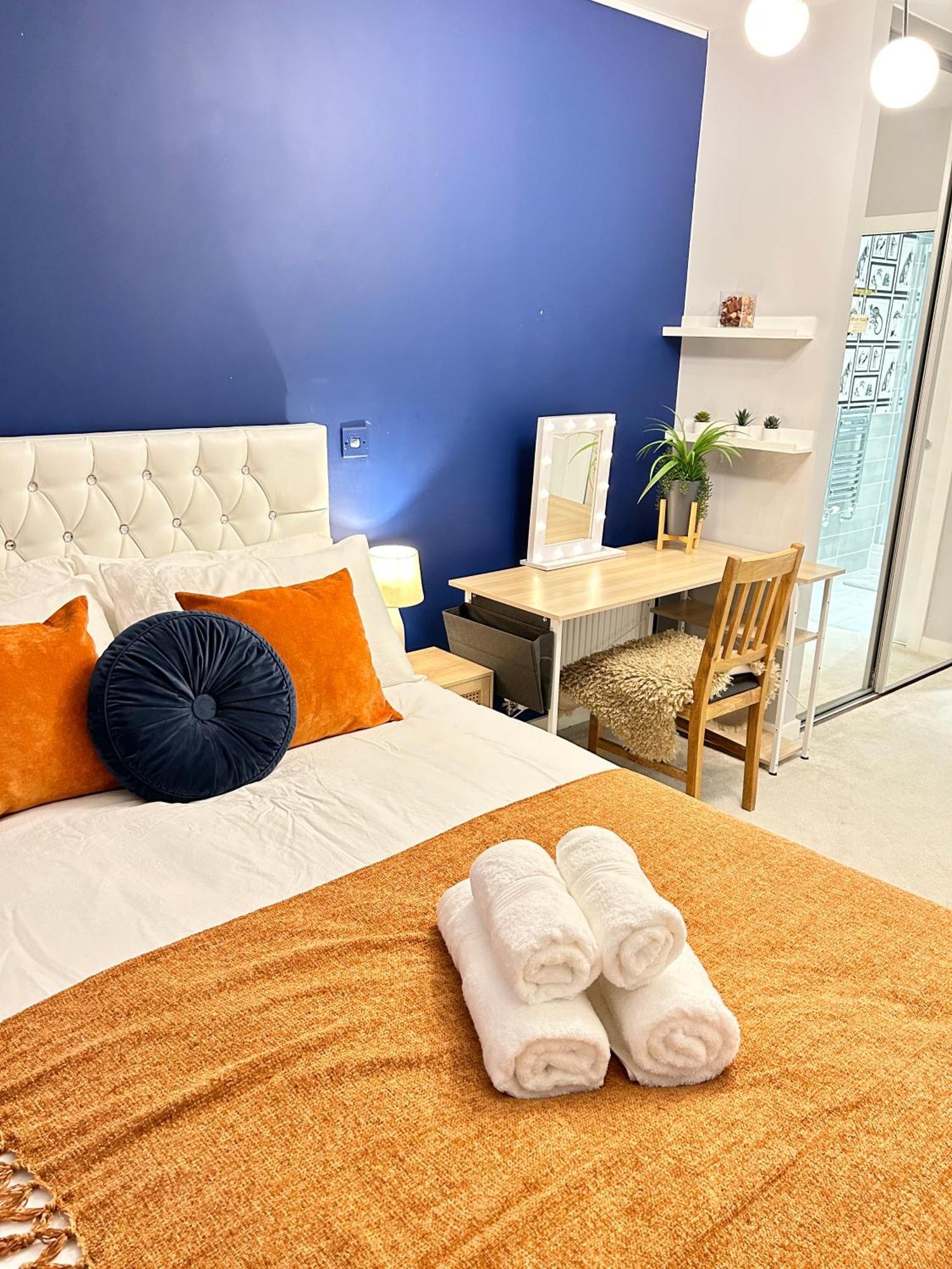 Apartment Canary Wharf, Sleeps 4, Fast Wifi, Gym, Prime Location *