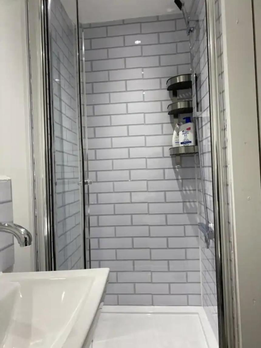 Private Bedrooms In Camden Town, Homestay *