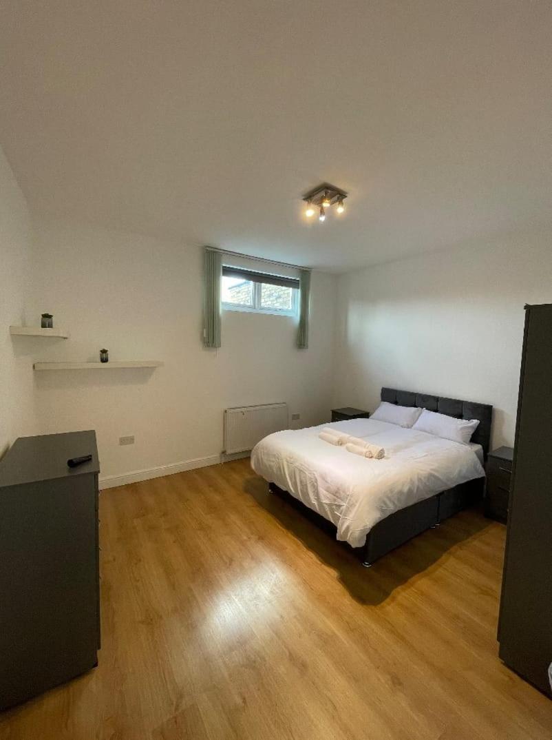 Flat 2 Battersea Park Road London