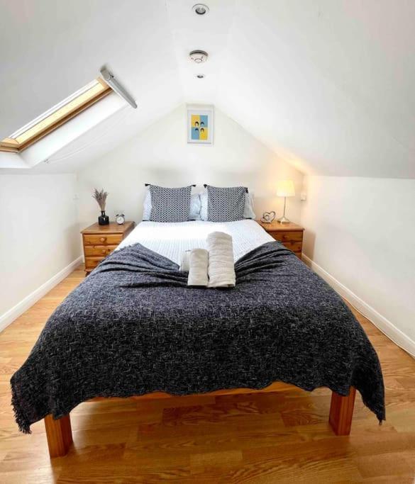 A Bright Two Double Bedroom Flat *