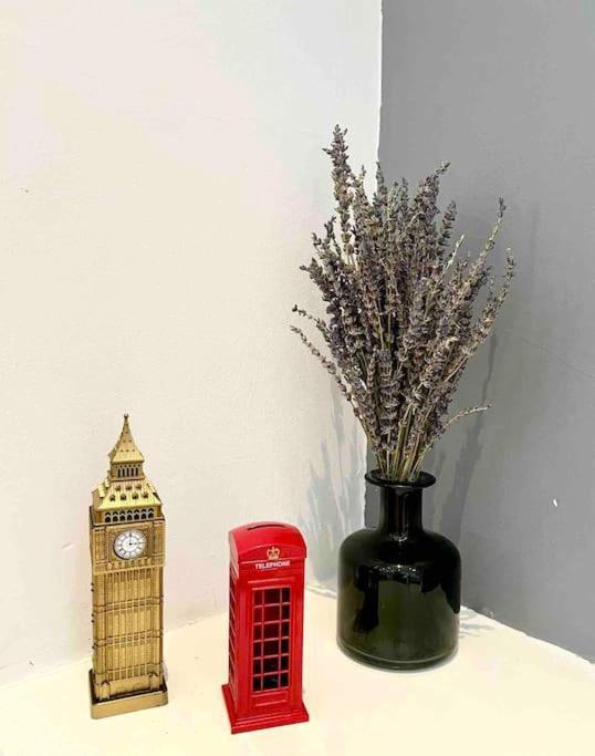 A Bright Two Double Bedroom Flat Apartamento *
