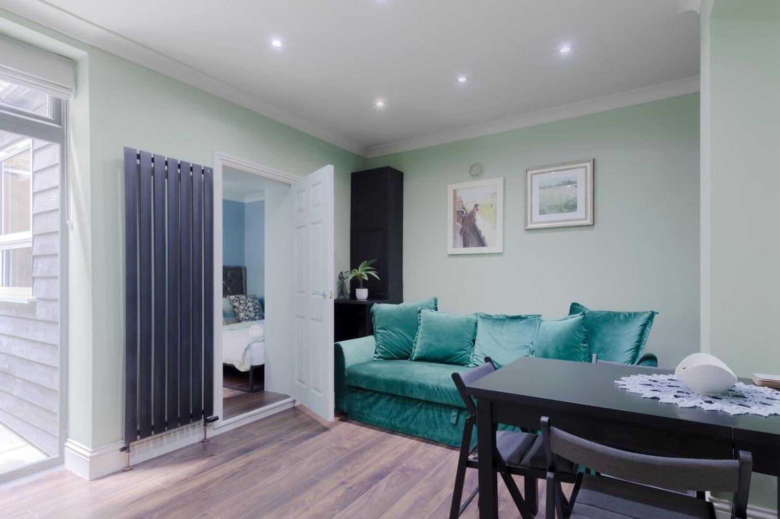 Stylish 2 Bedrooms Flat Sleeps 6 & Garden Zone 2 Cls Apartamento