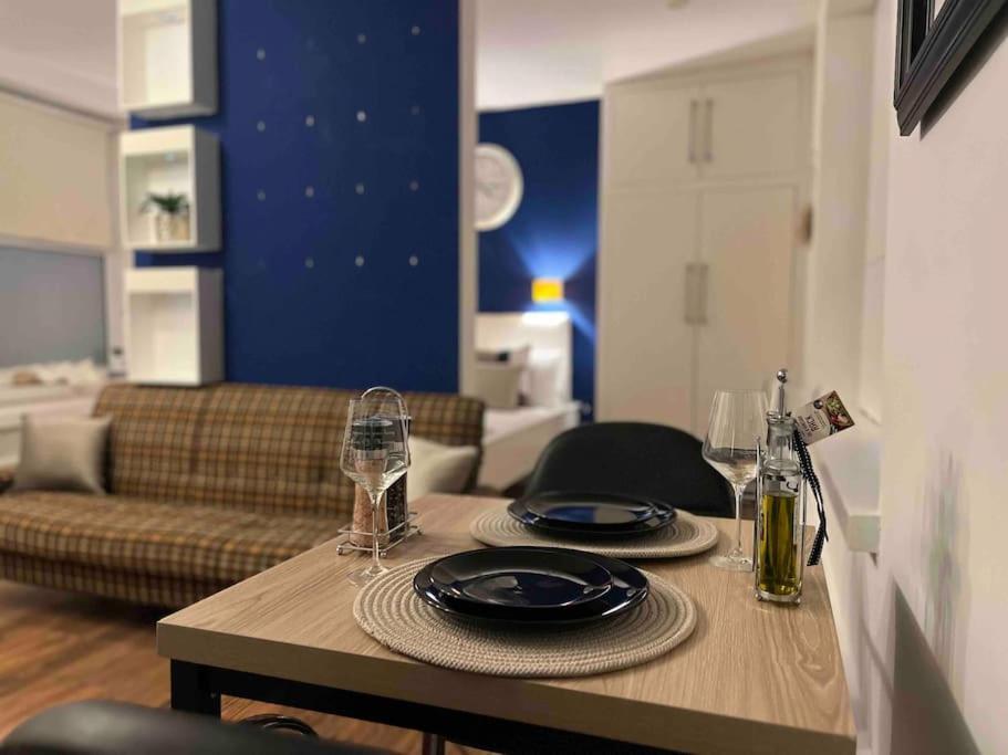 Modern In Barbican Ec1 - Blue - F4 Apartment