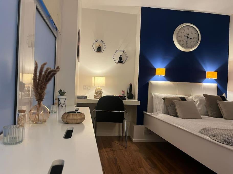 Apartment Modern In Barbican Ec1 - Blue - F4 *