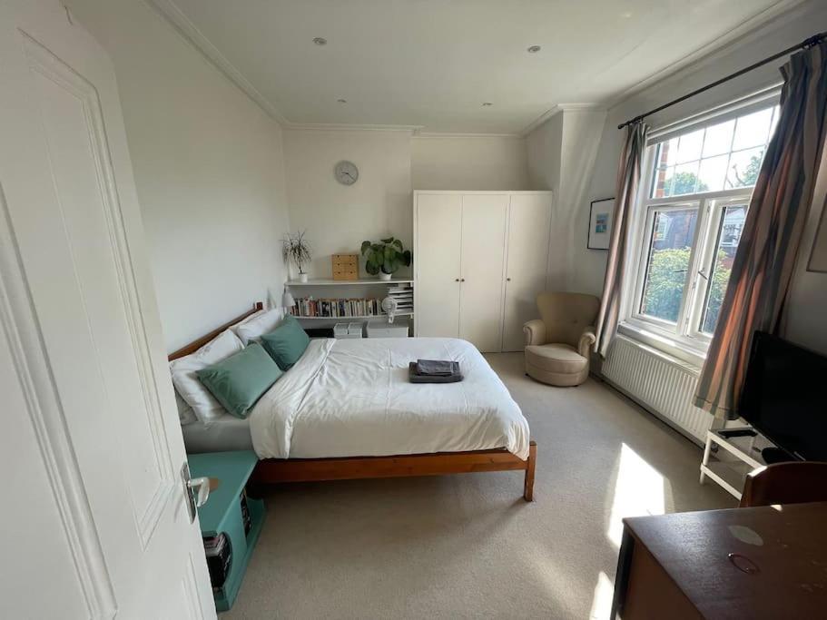 Beautiful 3 Bed In Leafy Hampstead Londres