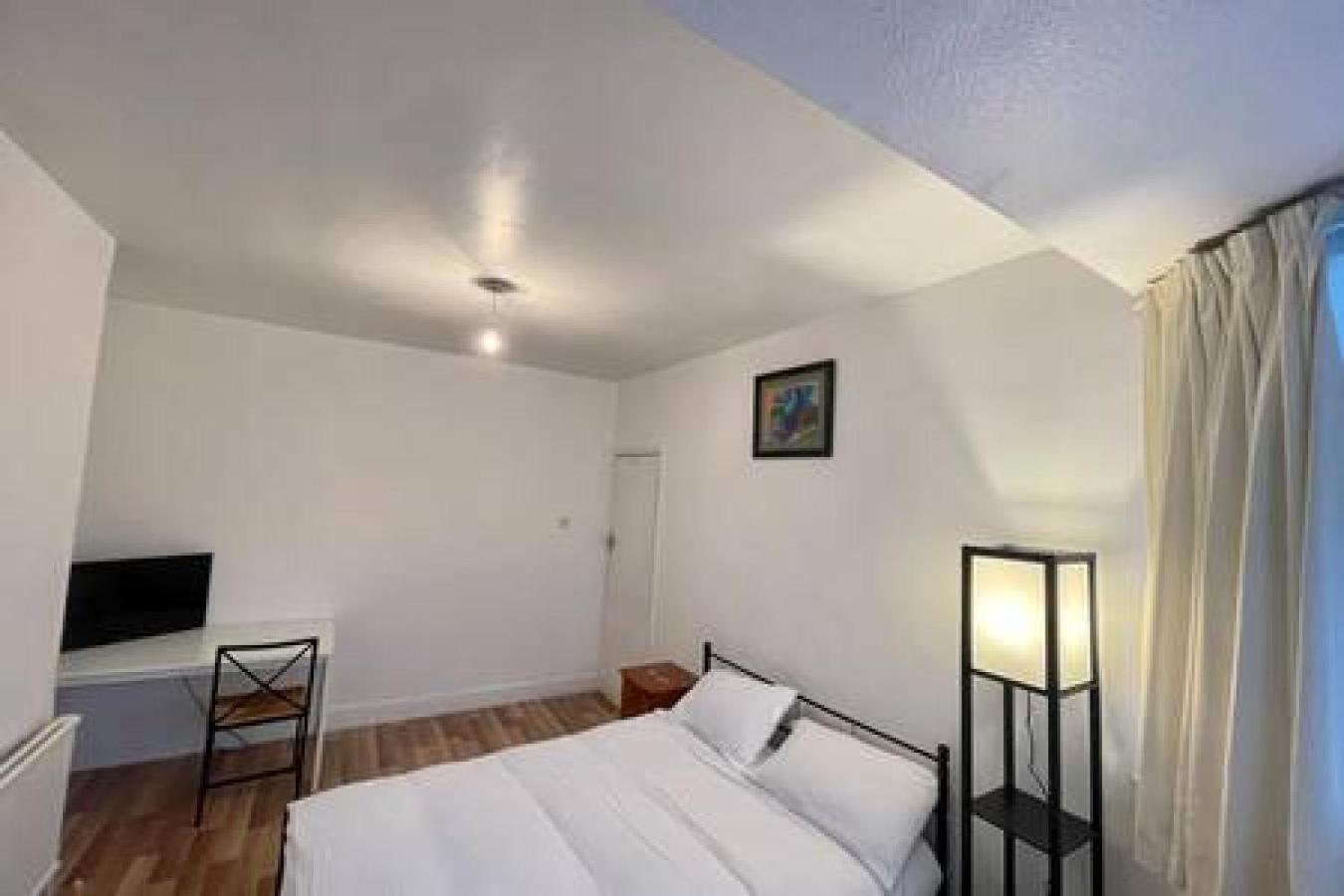 Twin Tranquility- In Leyton Holiday home *