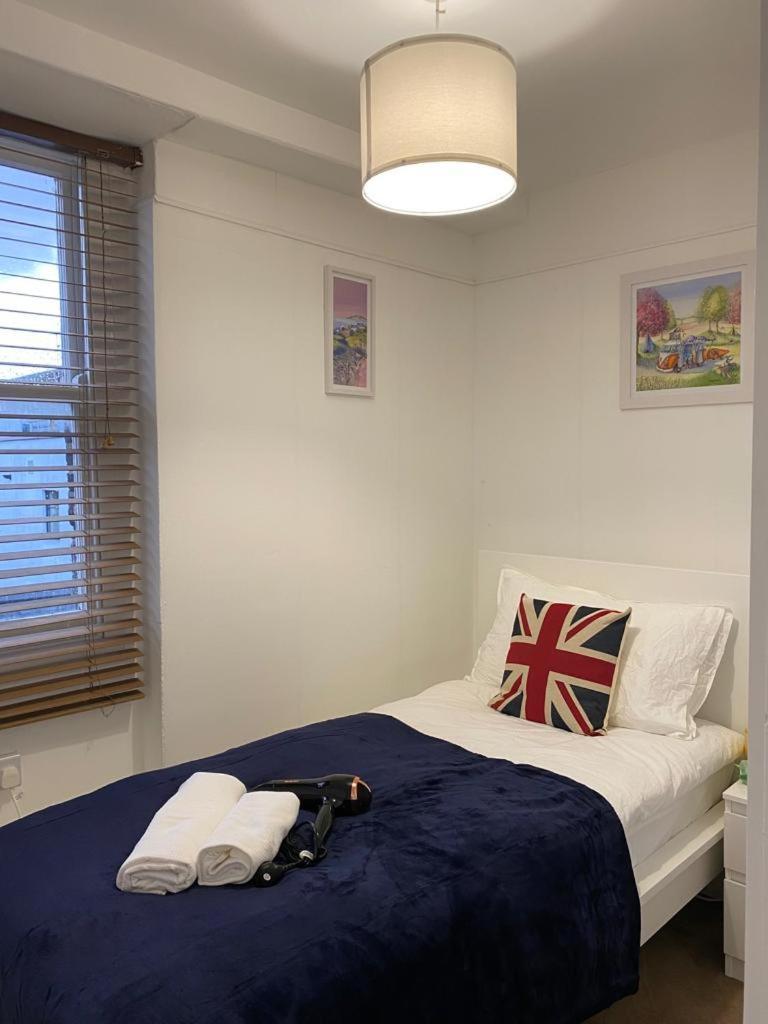 Private Bedrooms In Camden Town, Homestay