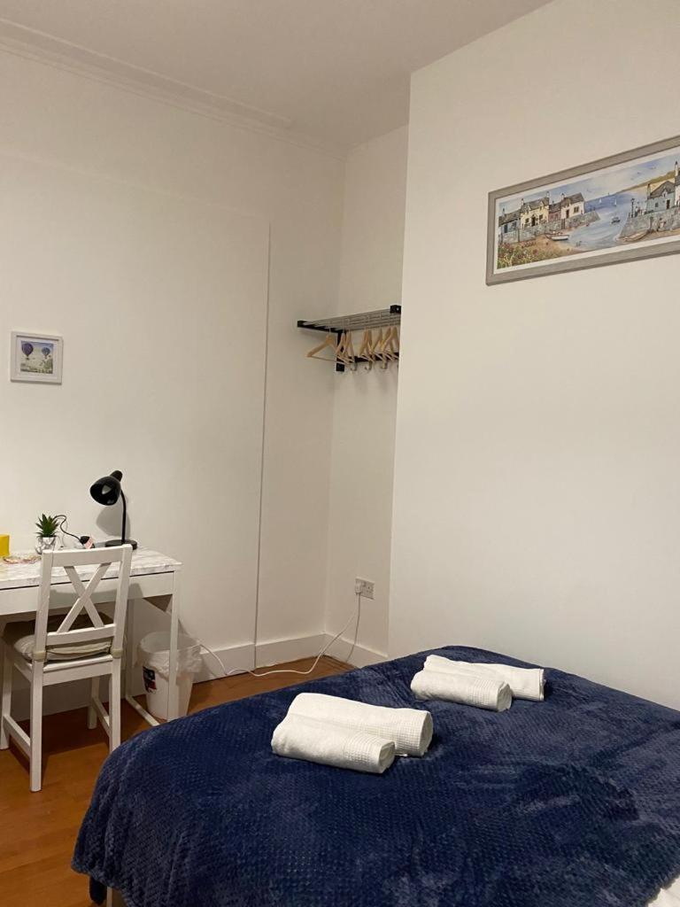 Homestay Private Bedrooms In Camden Town, *