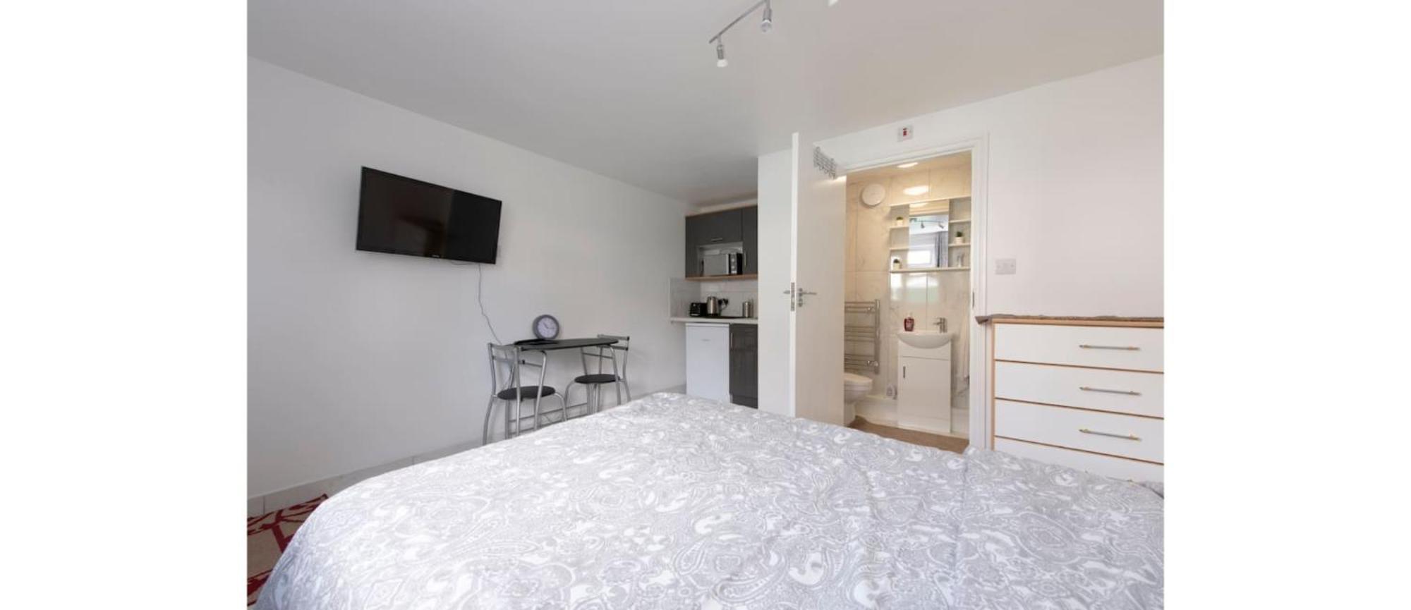 Newly Renovated Cozy In North * Londen