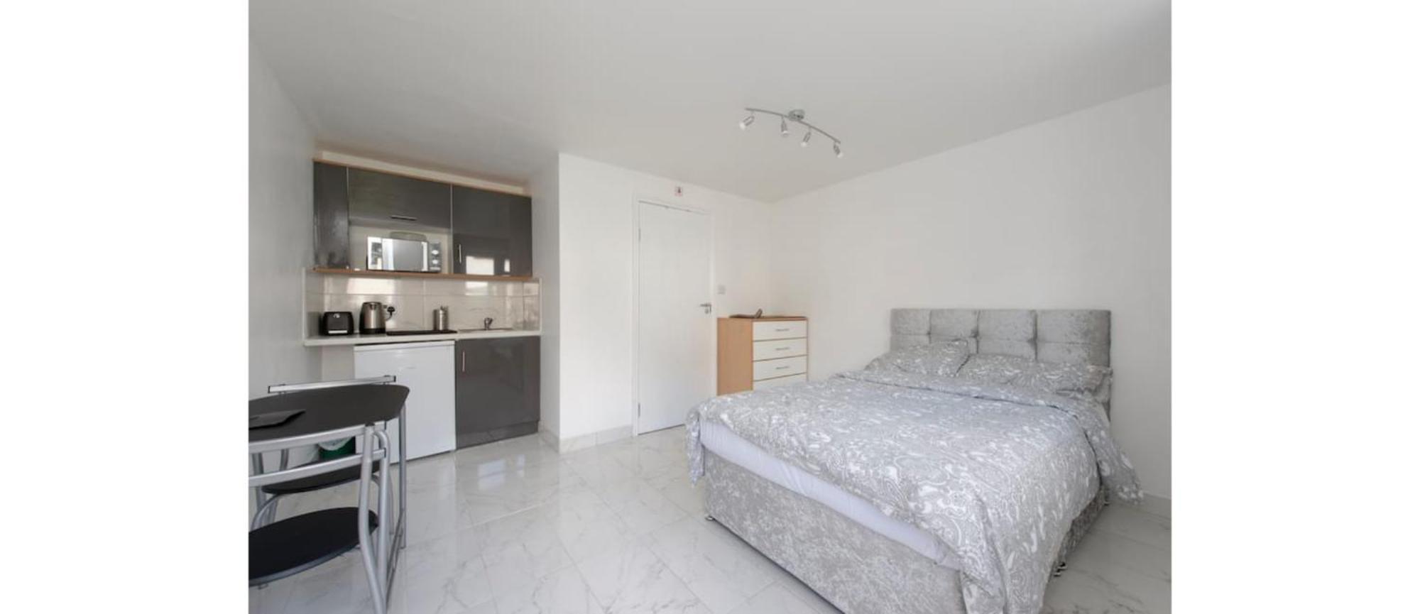 Newly Renovated Cozy In North Appartement Londen