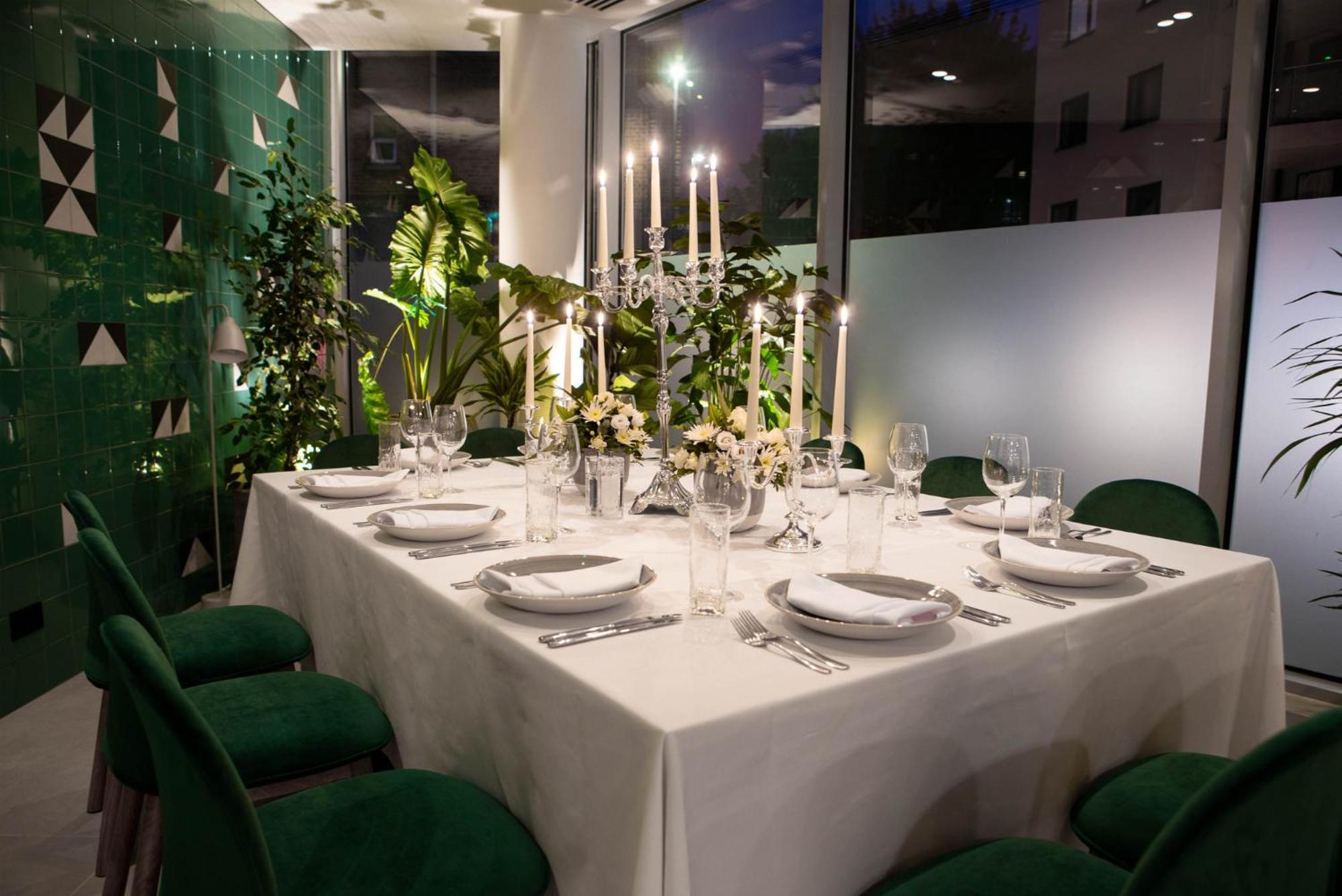 - Whitechapel By Ihg Hotel 4*