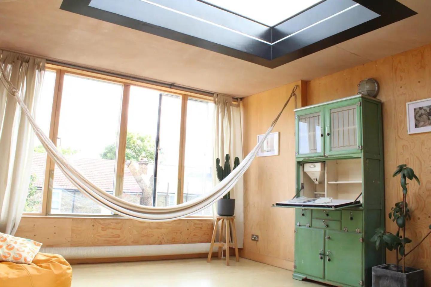 Stunning Loft In Brixton, Guest house London