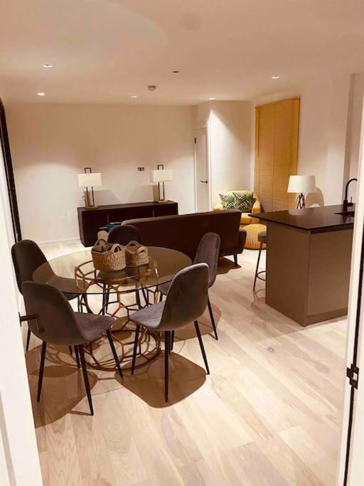 Appartement Spacious 3 Bed With Terrace *