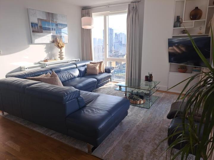 Cozy Double With Large En Near Canary Wharf With Amazing Views In A Shared * Londen