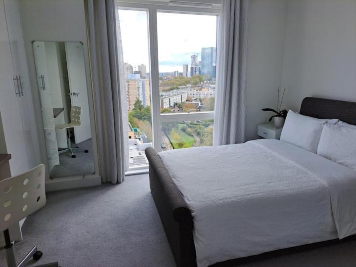 Accommodatie bij particulieren Cozy Double With Large En Near Canary Wharf With Amazing Views In A Shared *