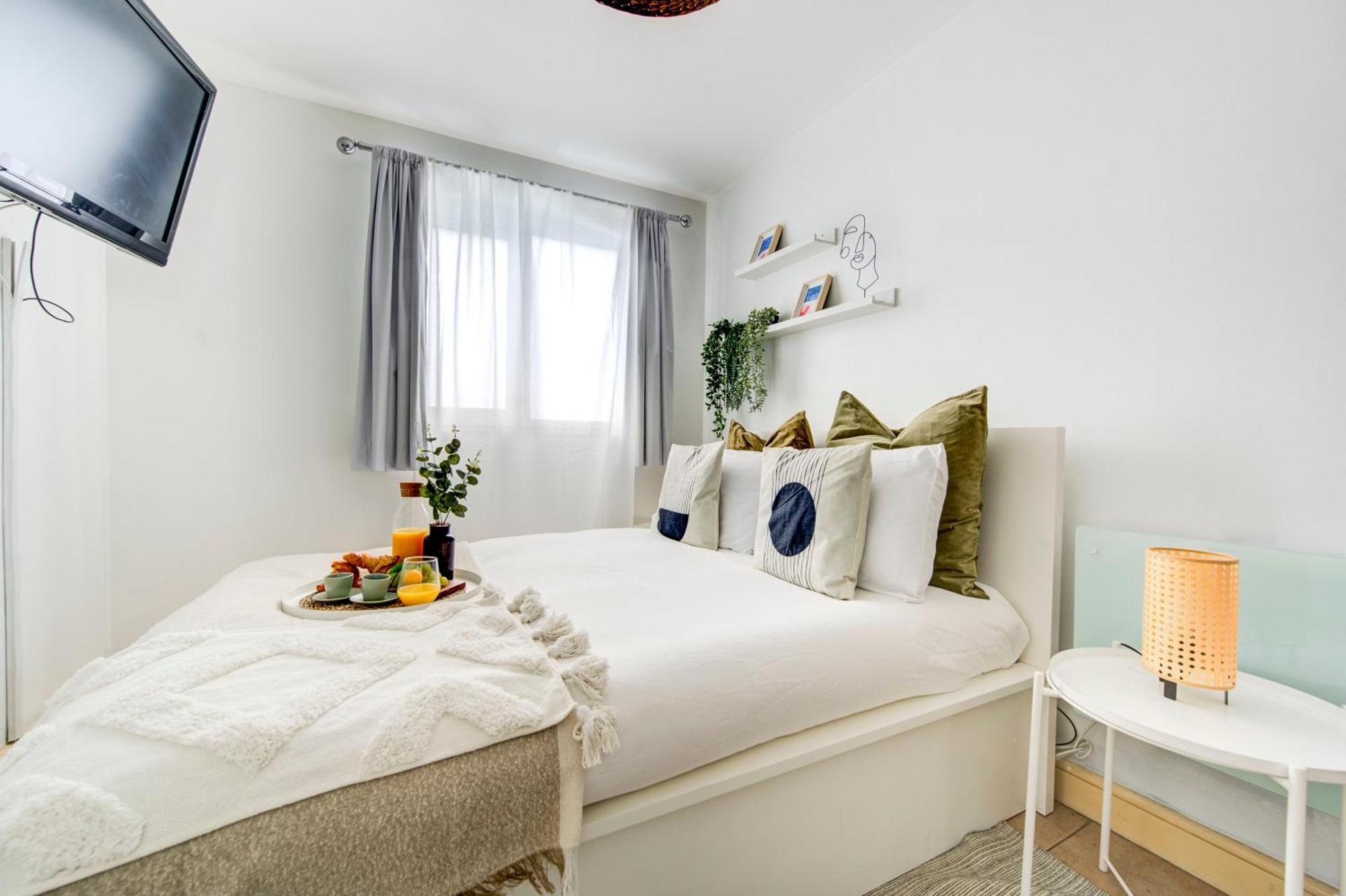 2-bed 2-bath Tower Bridge Gem, Sleeps 8 Londres