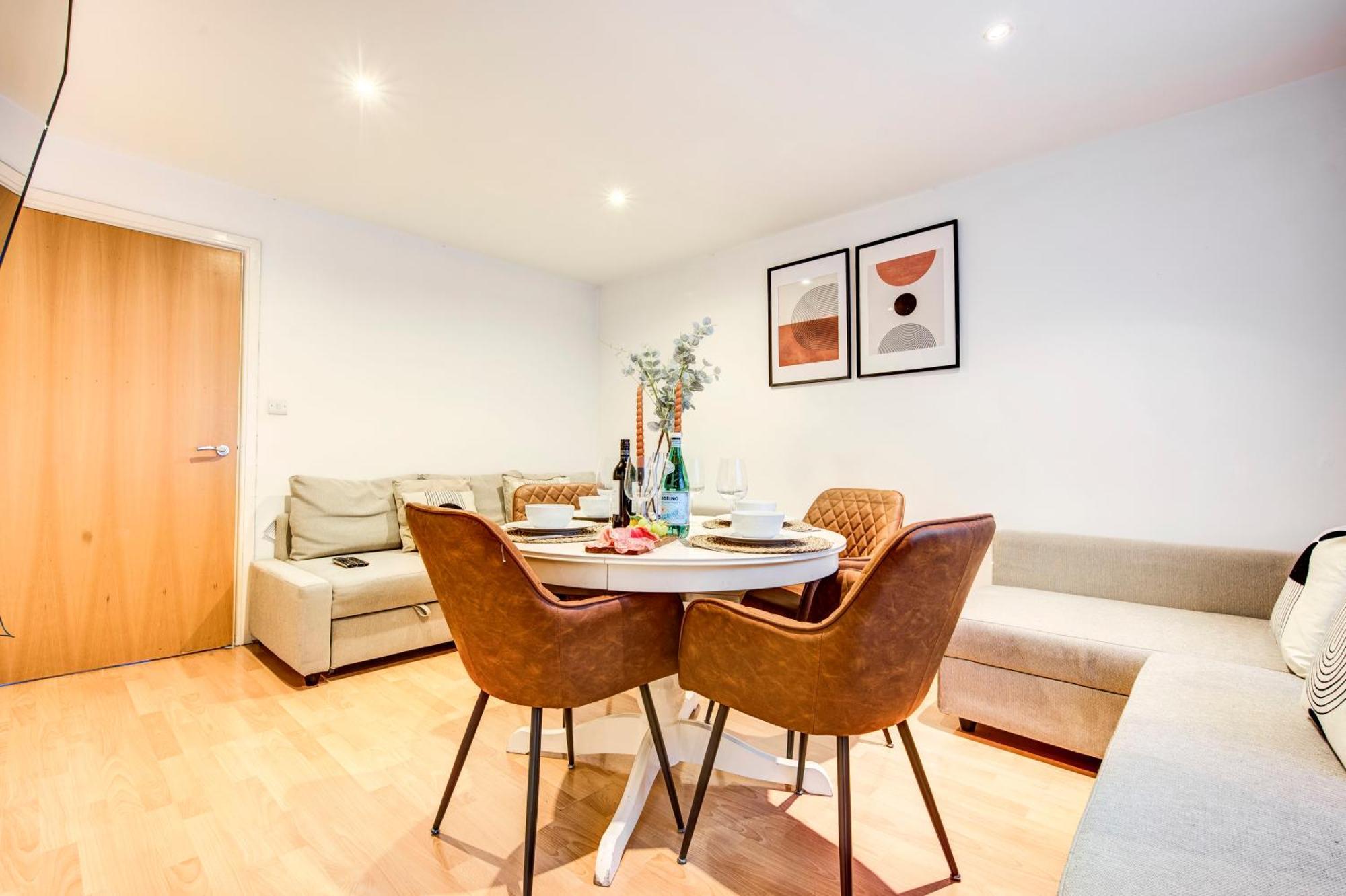 Apartamento 2-bed 2-bath Tower Bridge Gem, Sleeps 8 Londres