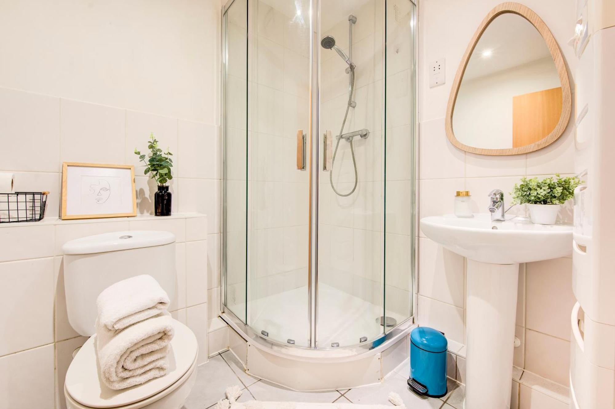 2-bed 2-bath Tower Bridge Gem, Sleeps 8 Apartamento *