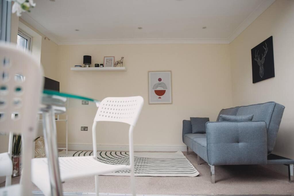 Stylish 2bed With Sky Window
