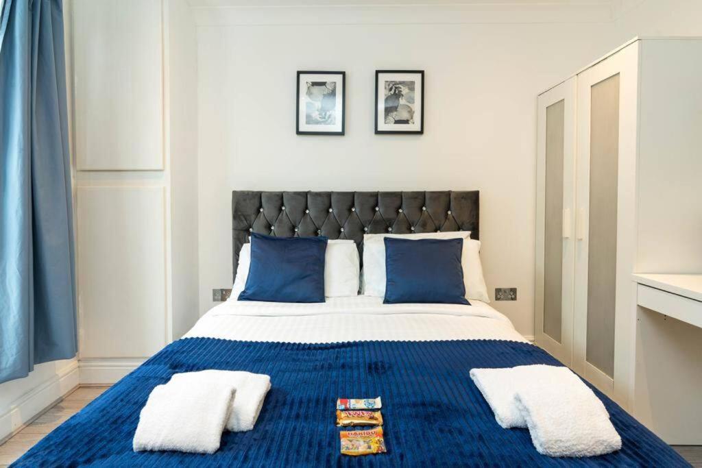 Stylish 2bed With Sky Window *