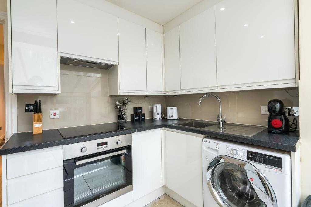 Stylish 2bed With Sky Window Apartment *
