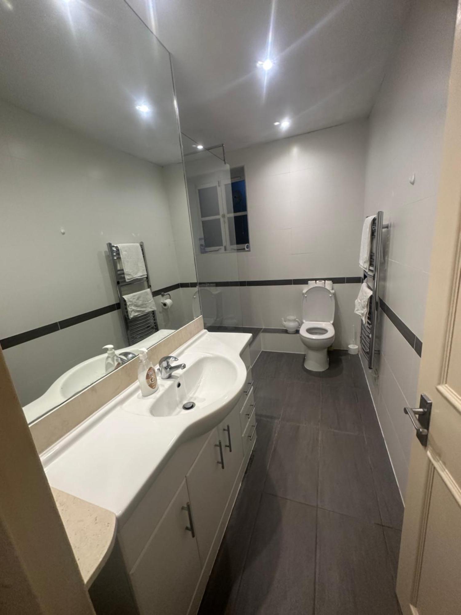 Lovely 3 Bed Regent Park * Londen