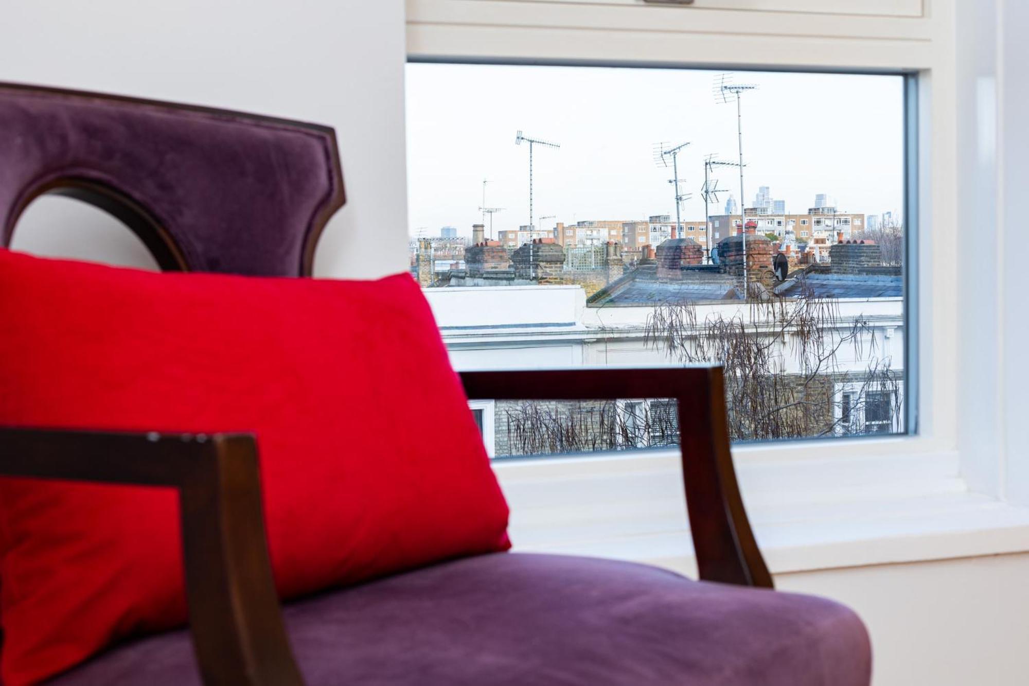 Immense Gorgeous 2br Wbalcony & Office In Chelsea * London