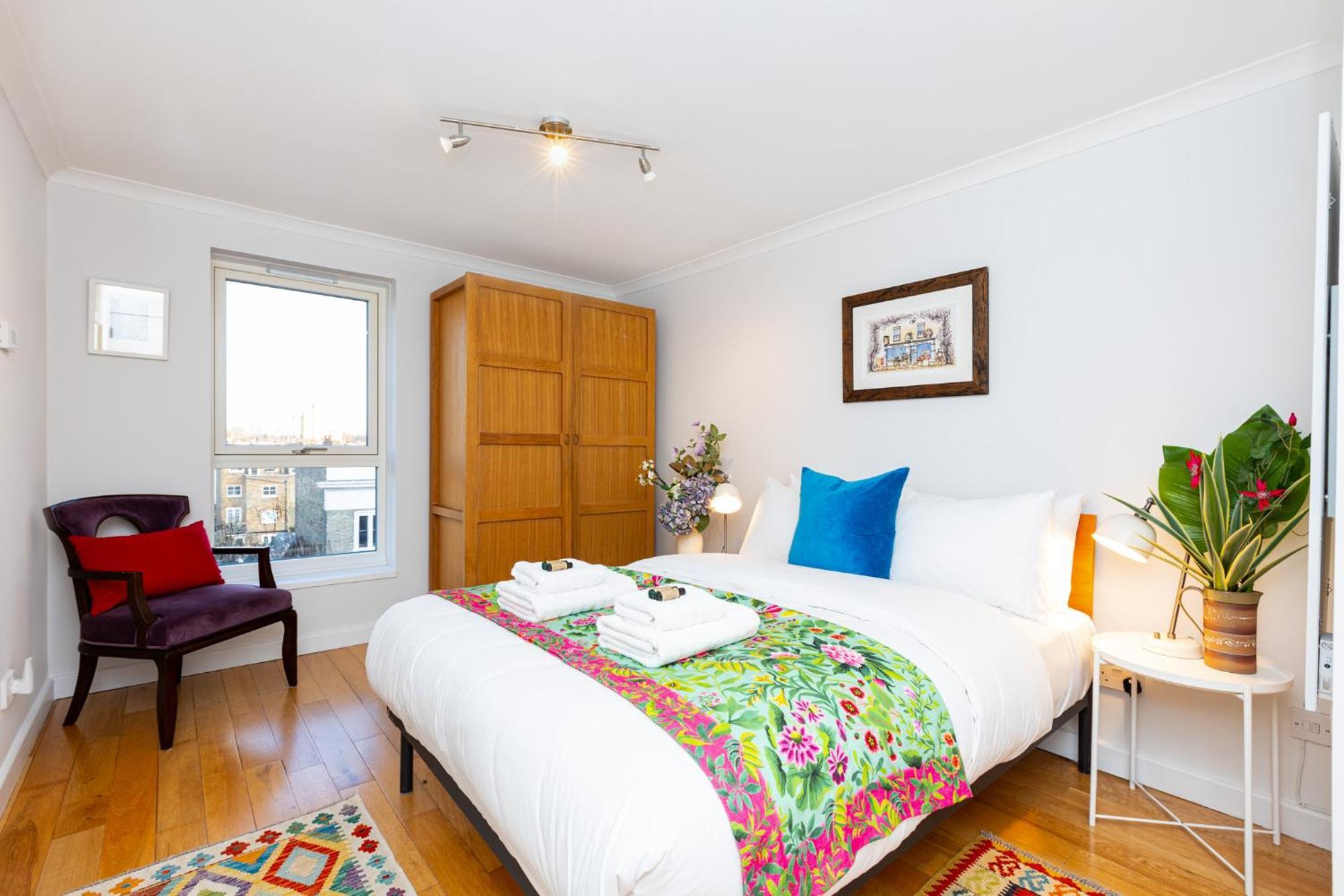 Immense Gorgeous 2br Wbalcony & Office In Chelsea London