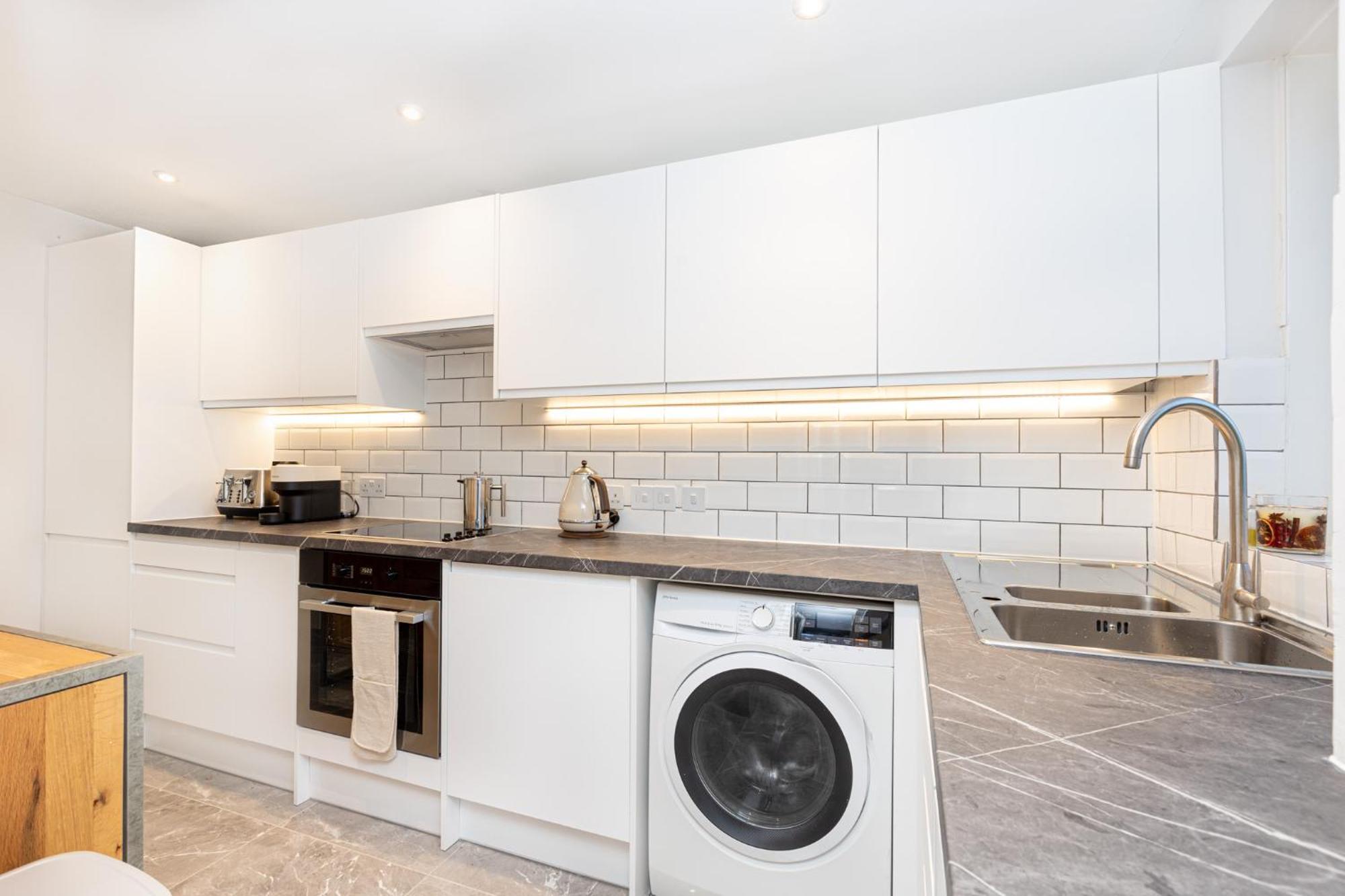 Apartment Immense Gorgeous 2br Wbalcony & Office In Chelsea