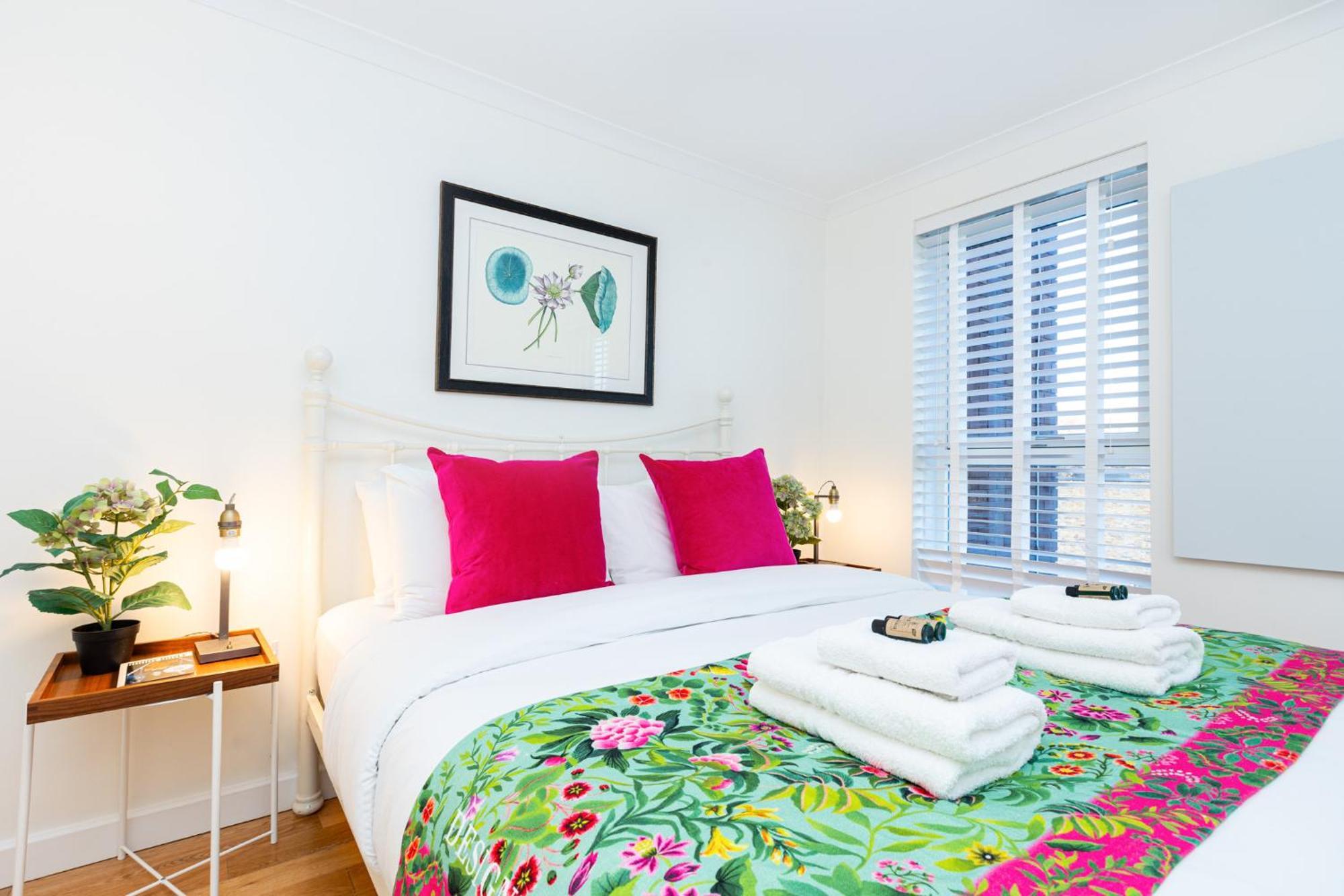 Apartment Immense Gorgeous 2br Wbalcony & Office In Chelsea London