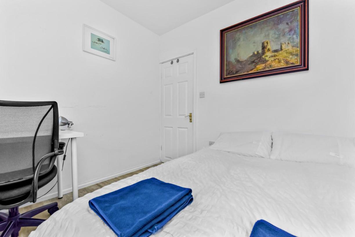 Family House In The Heart Of Hanwell With 5 Stars! Apartment
