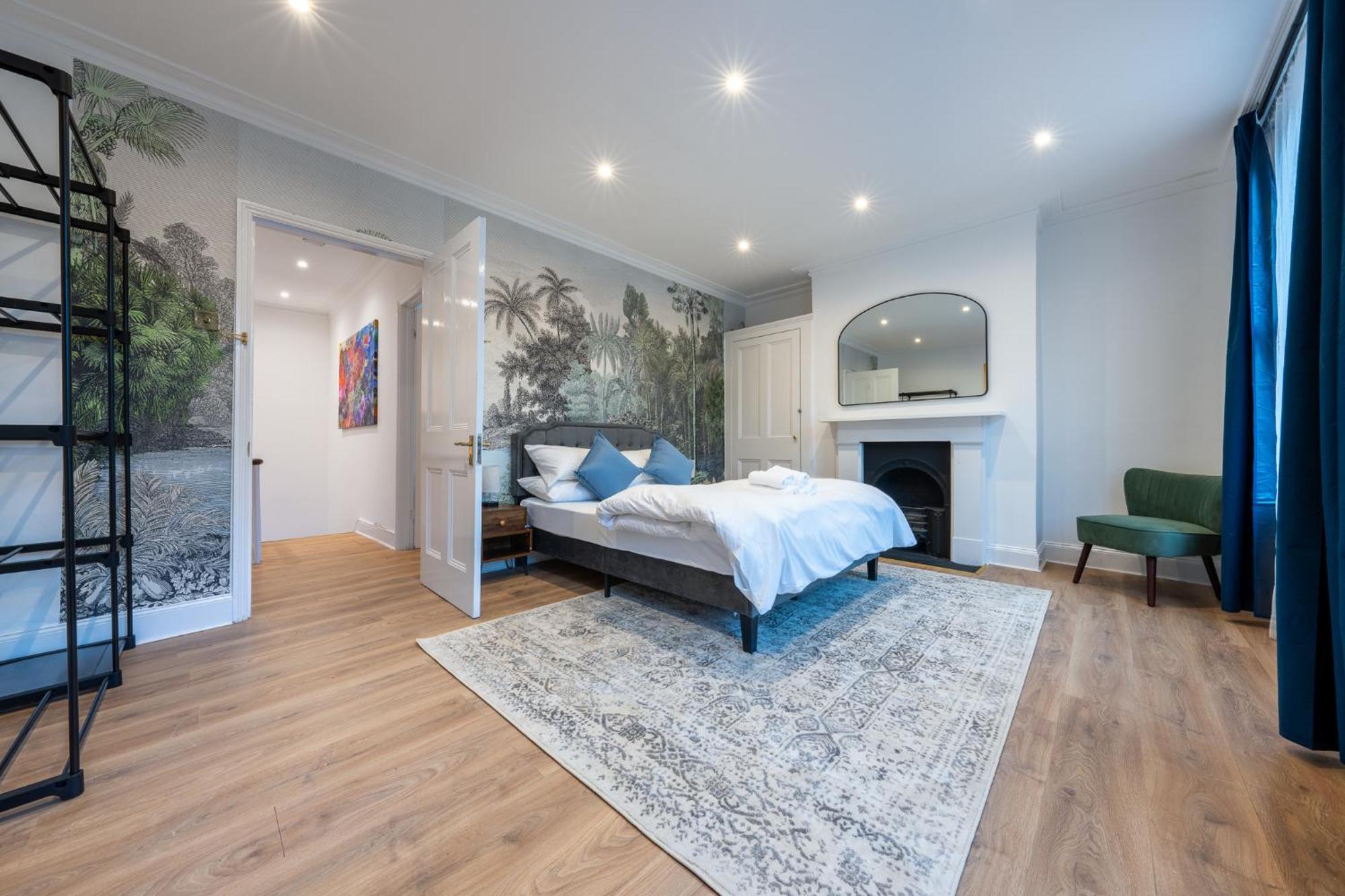 West Period House London