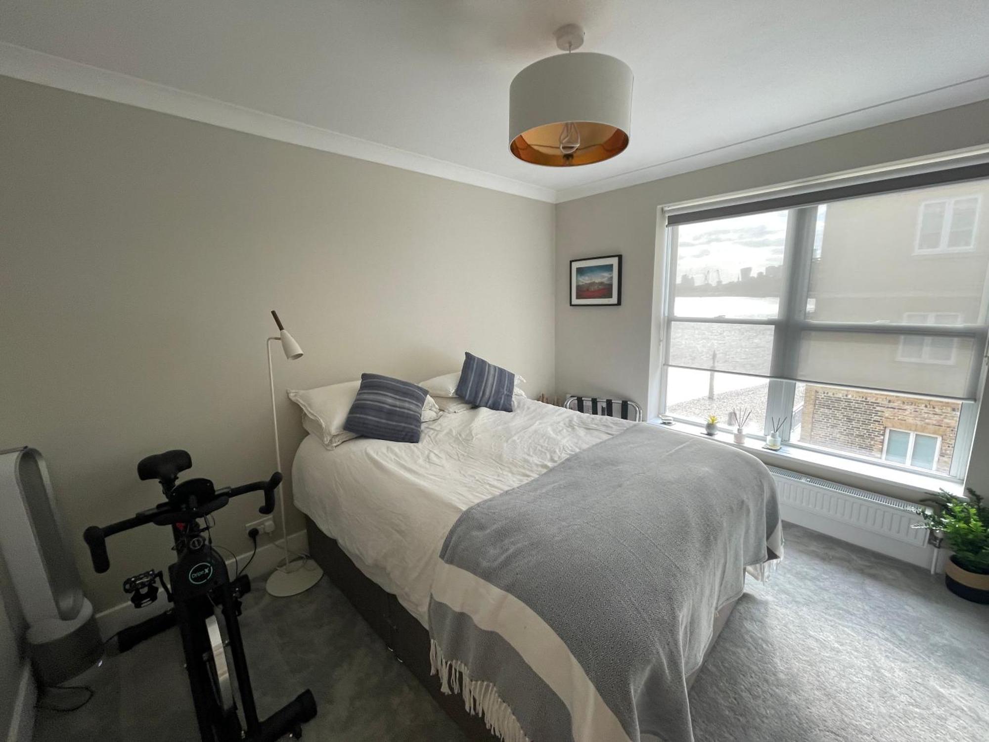 Homestay Private Riverside Bedroom In Limehouse, *
